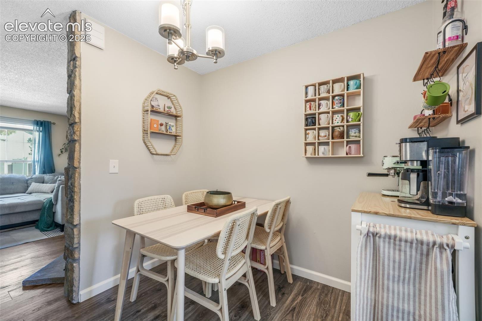 3553 Queen Anne Way