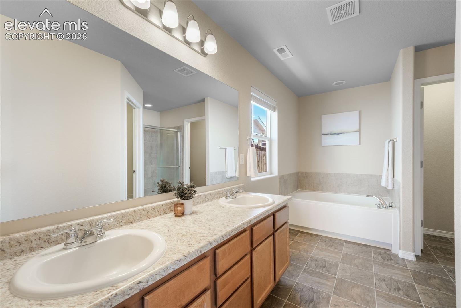 7704 Cruzer Heights