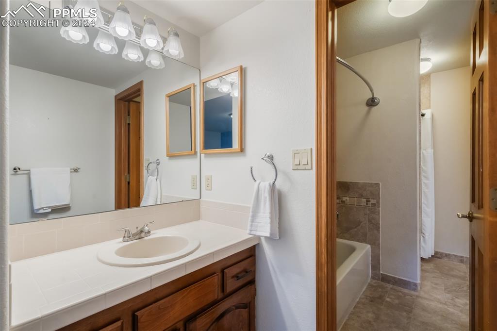 820 Forest View Circle