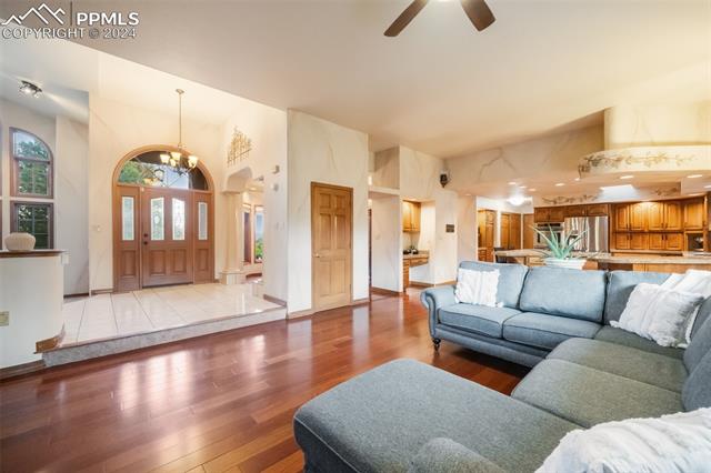 820 Forest View Circle