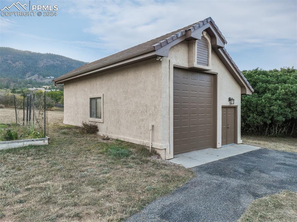 820 Forest View Circle