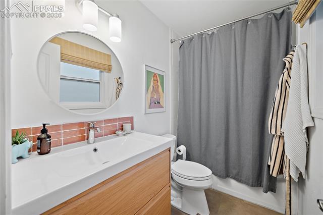 1009 Panorama Drive