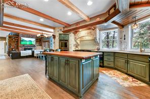 18690 Thunderbird Trail