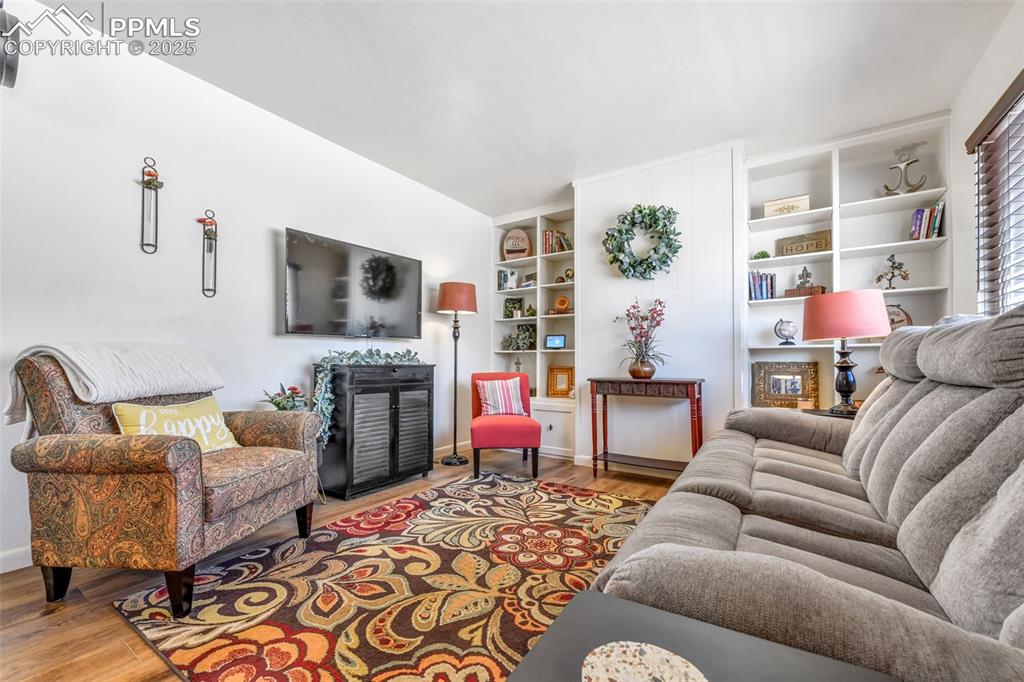 5702 Red Onion Way