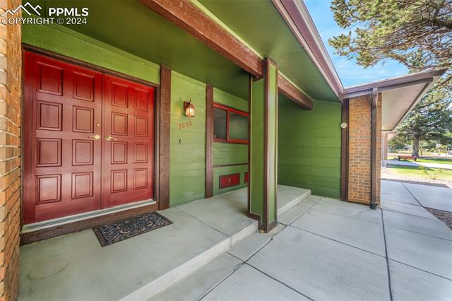 3055 W Westcliff Drive