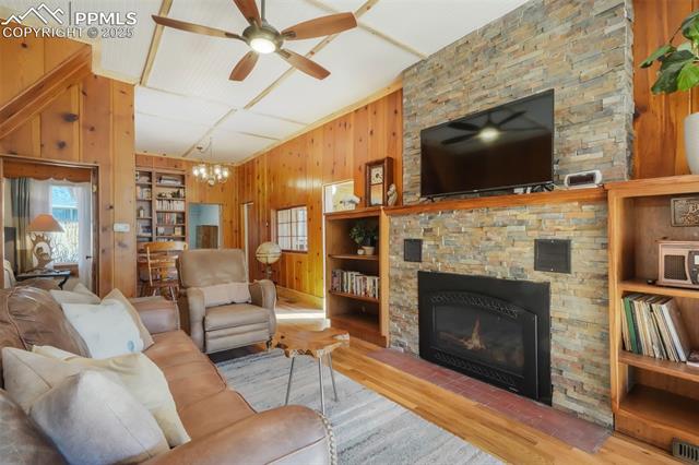 335 N Jefferson Street