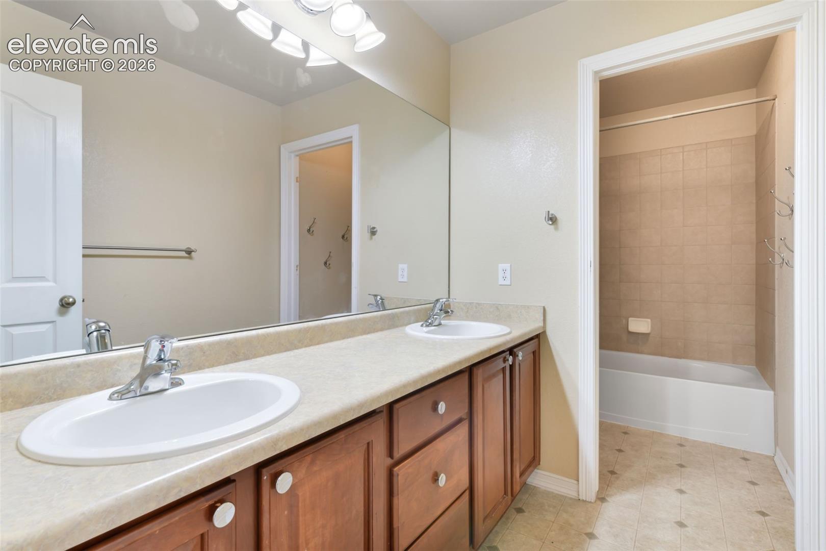 13867 Antelope Pass Place