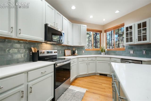 19140 Golden Arrow Circle