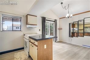 908 N Candlestar Loop