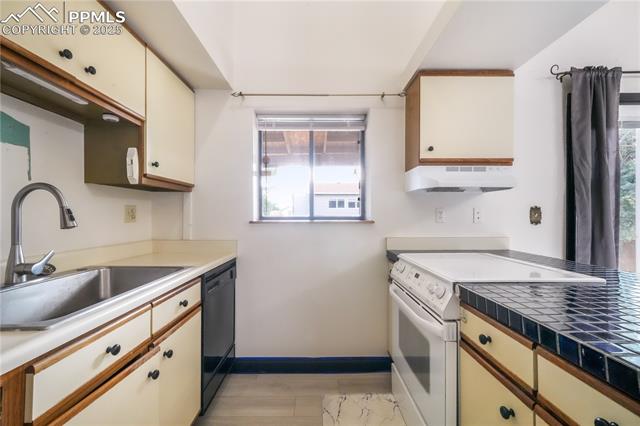 908 N Candlestar Loop