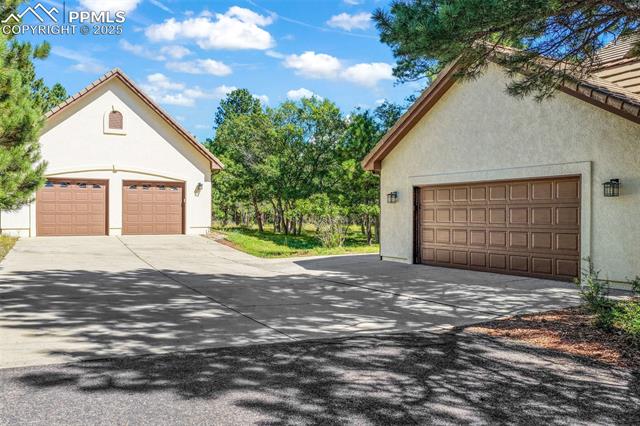 2880 Lake Meadow Drive