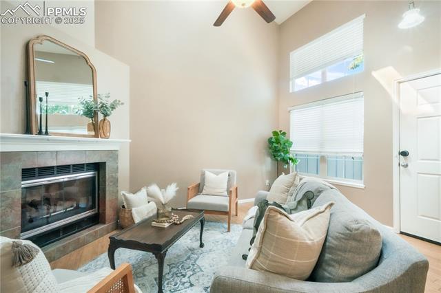 6985 Los Reyes Circle