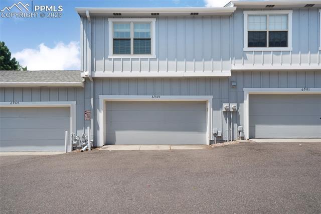 6985 Los Reyes Circle