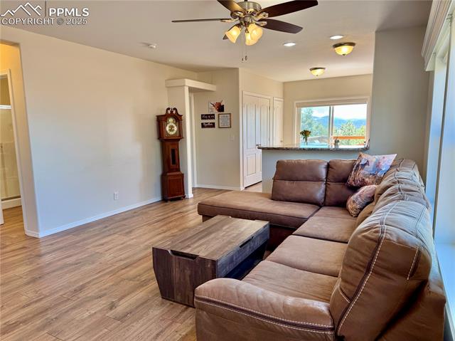 28 E Nevada Circle
