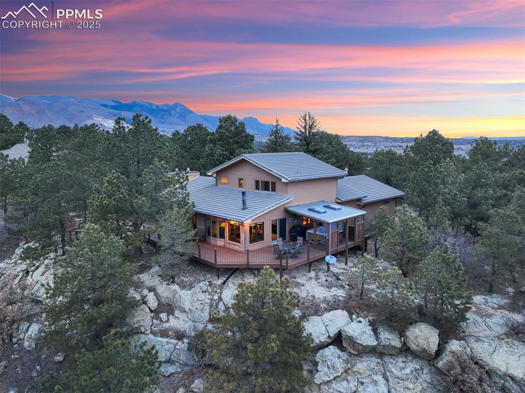 5065 Cliff Point Circle