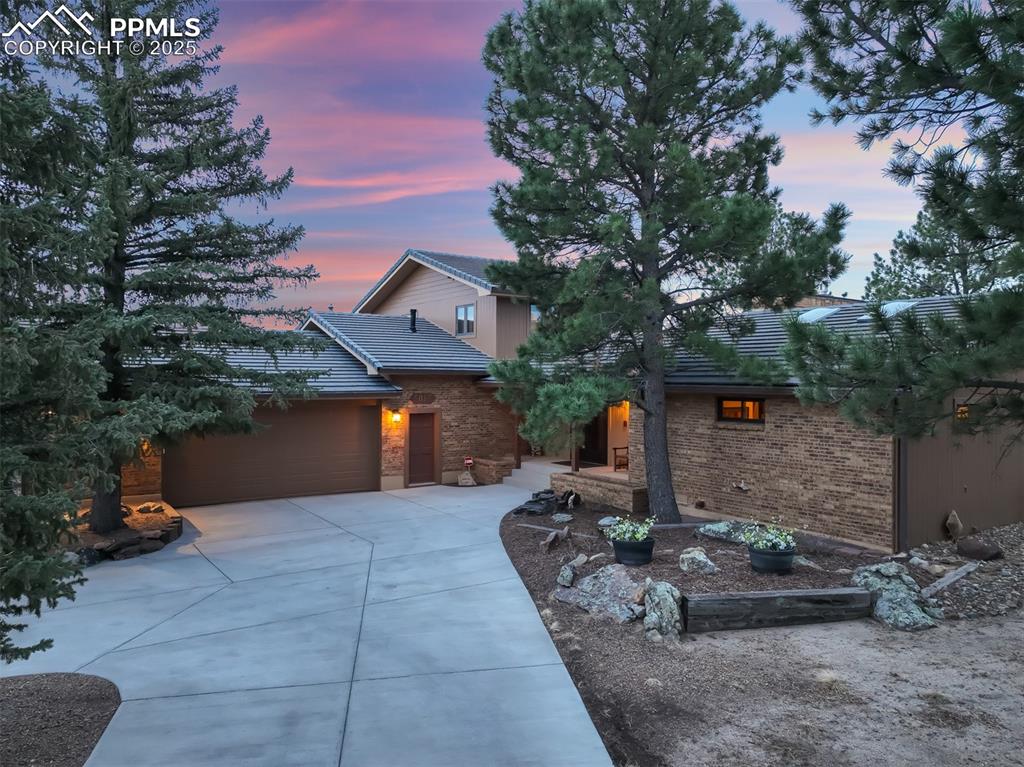 5065 Cliff Point Circle