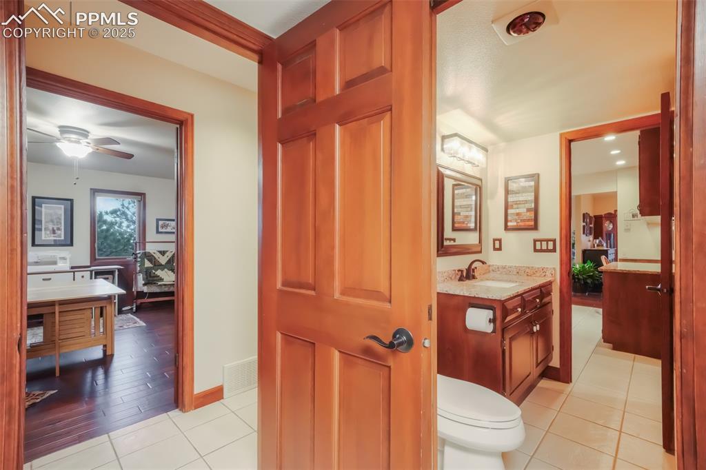 5065 Cliff Point Circle