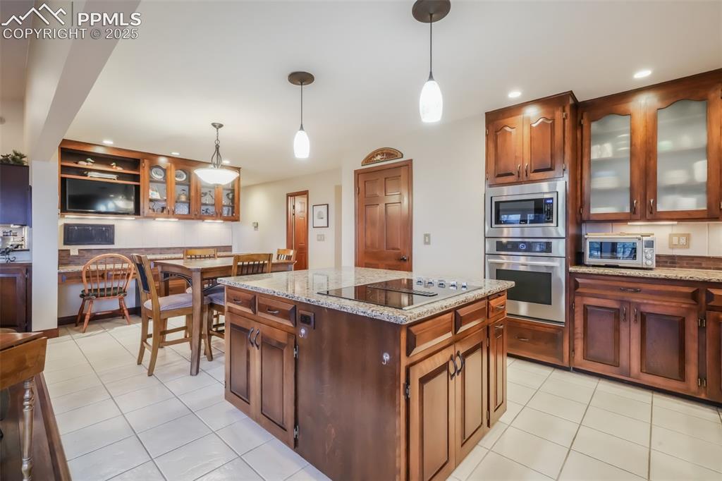 5065 Cliff Point Circle