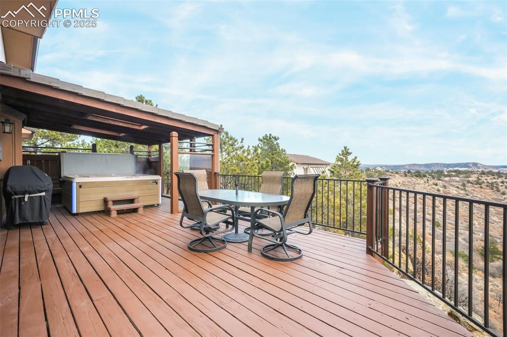 5065 Cliff Point Circle