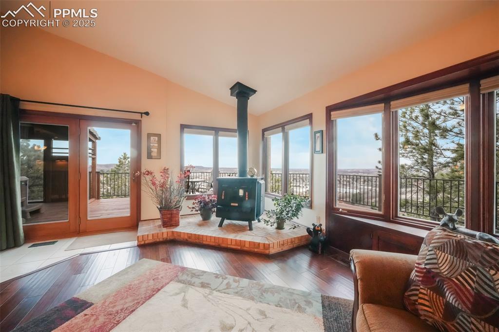 5065 Cliff Point Circle