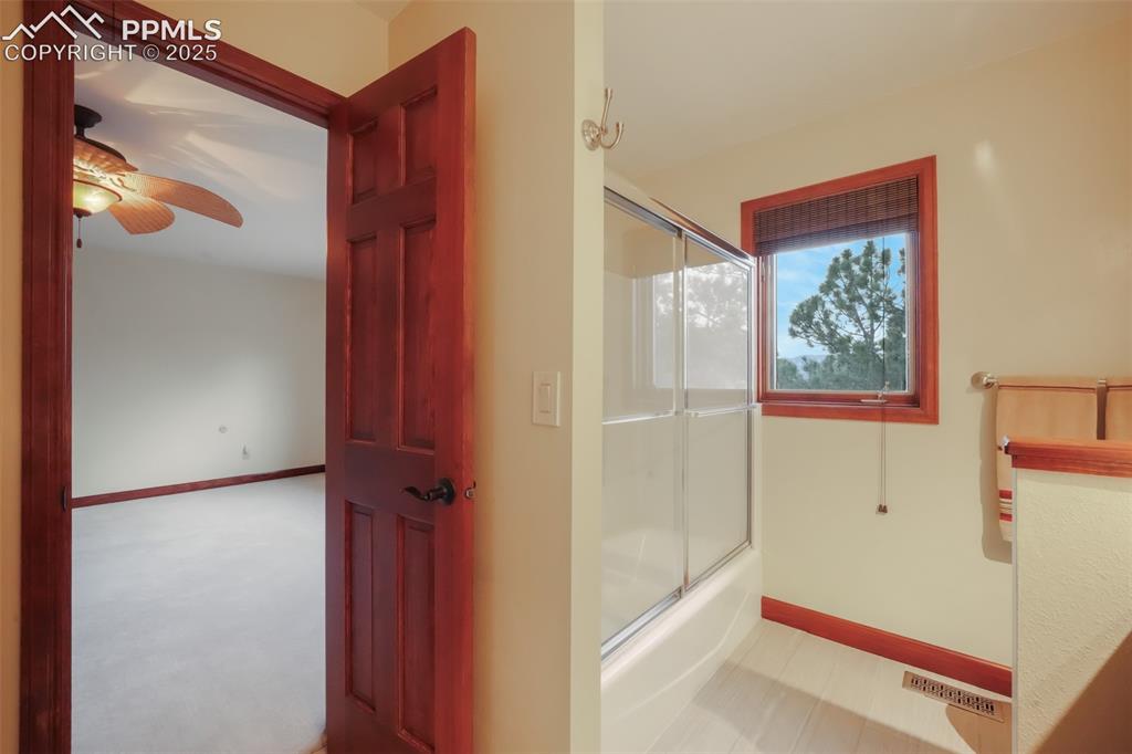 5065 Cliff Point Circle