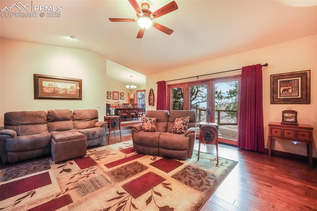 5065 Cliff Point Circle