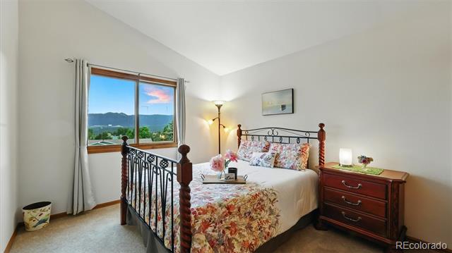 440 Torrey Pines Way