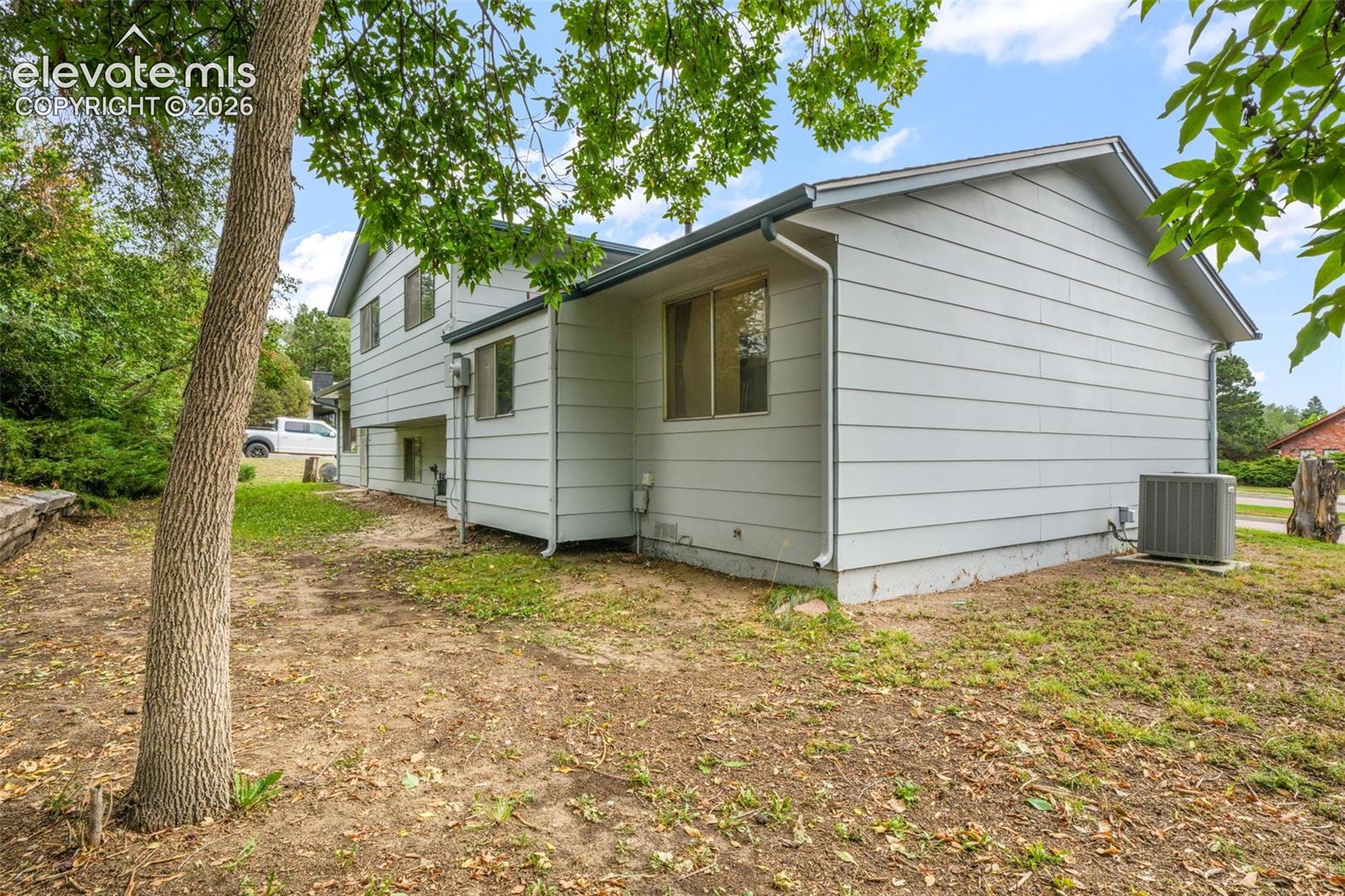 5090 Flintridge Drive