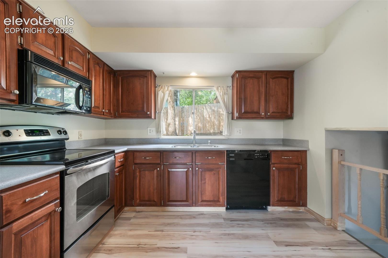 5090 Flintridge Drive