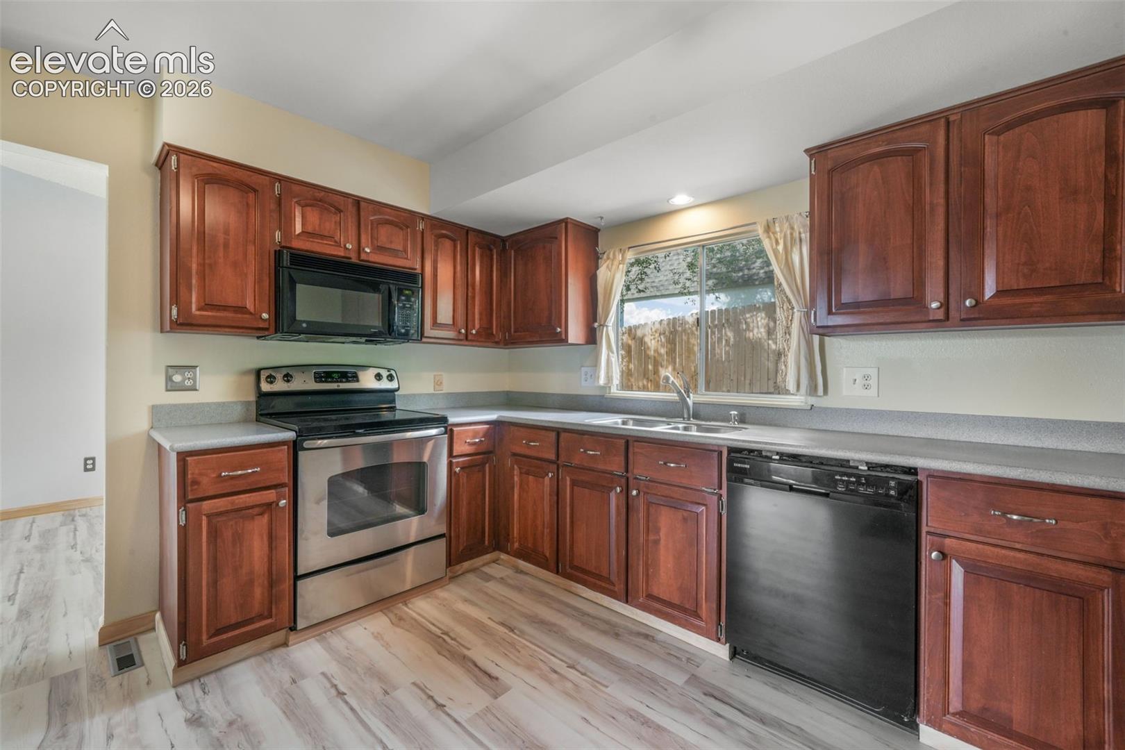 5090 Flintridge Drive