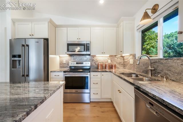 8390 Freemantle Drive