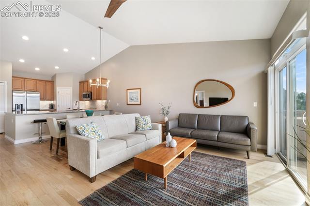 5798 Roy Heights