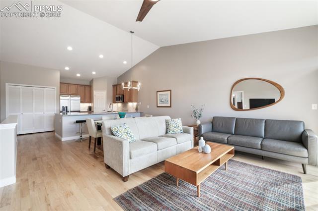 5798 Roy Heights