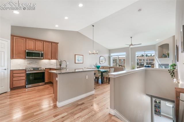 5798 Roy Heights