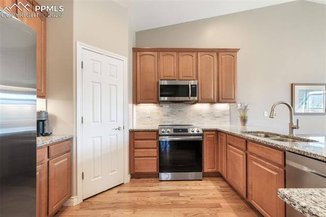 5798 Roy Heights