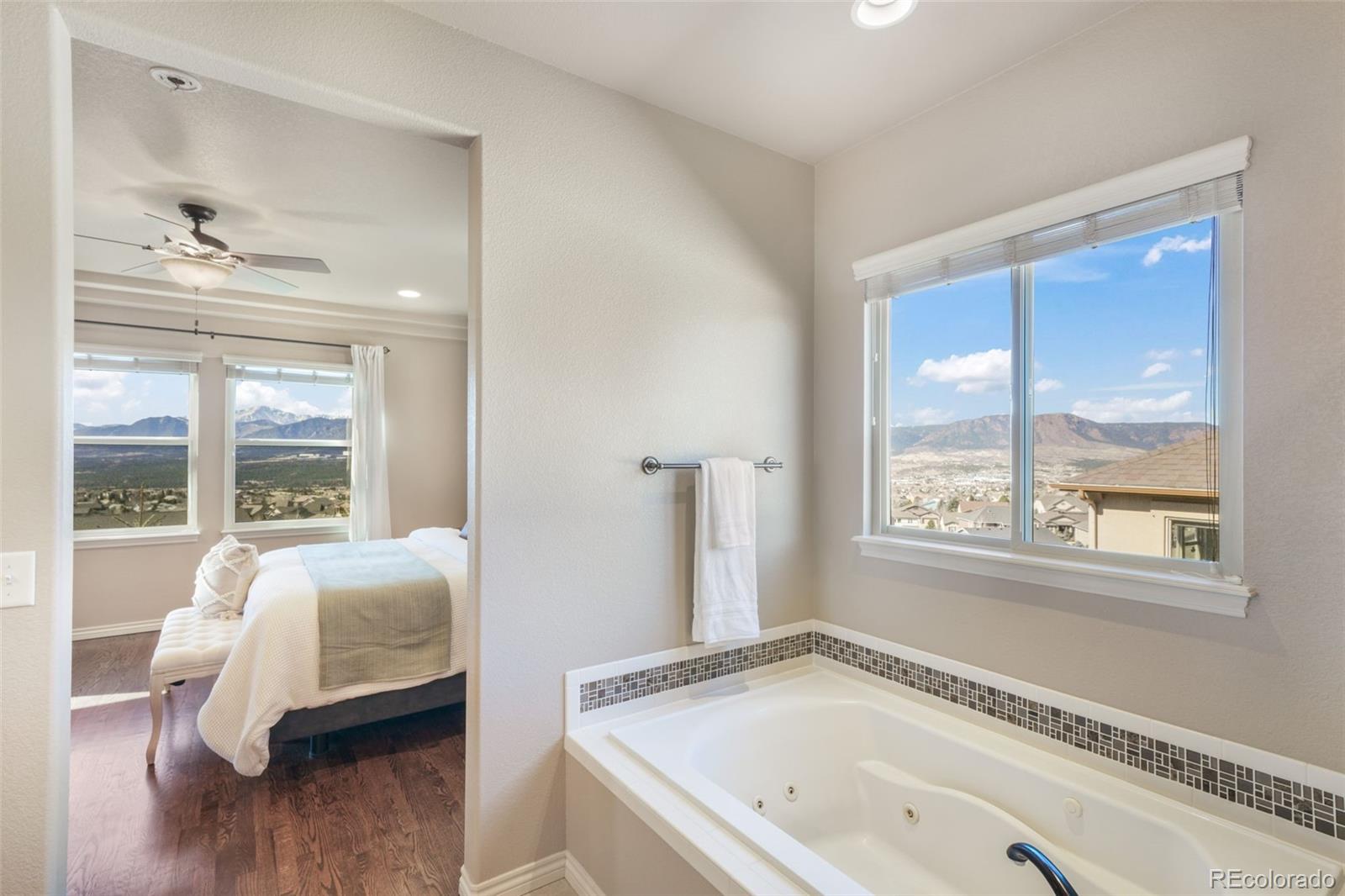 215 Kettle Valley Way