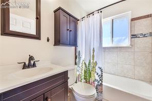3801 Vaquero Circle