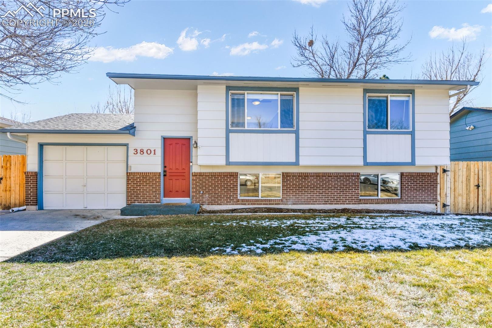 3801 Vaquero Circle