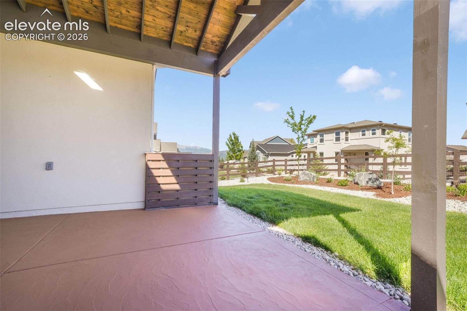 10104 Emerald Lake Lane