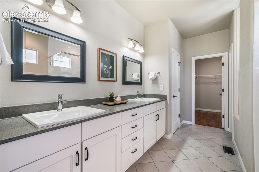 10104 Emerald Lake Lane