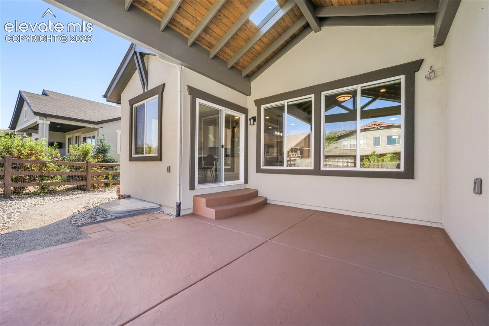 10104 Emerald Lake Lane