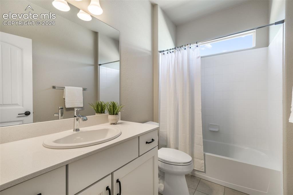 10104 Emerald Lake Lane