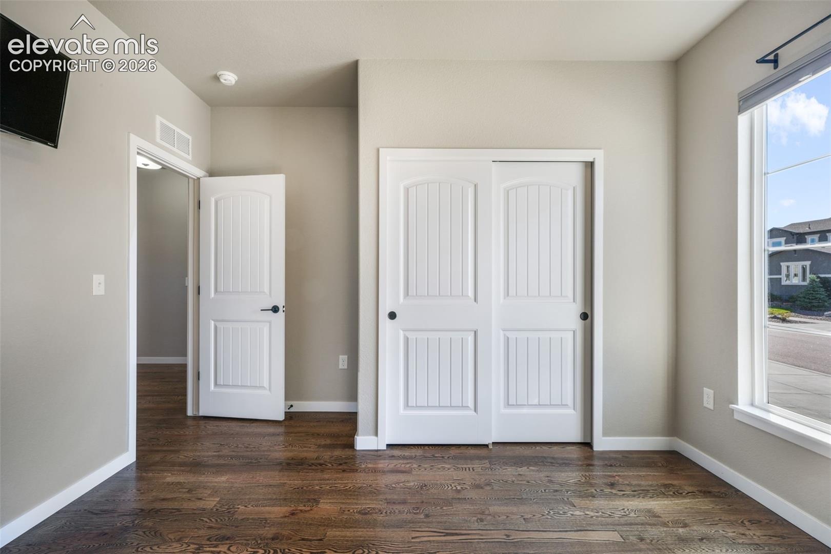 10104 Emerald Lake Lane