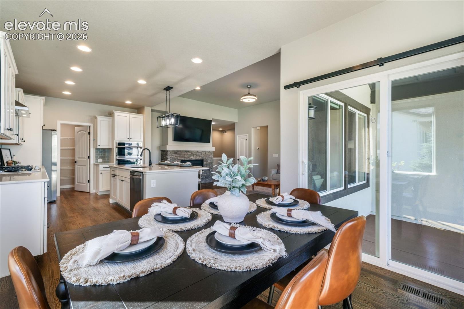 10104 Emerald Lake Lane