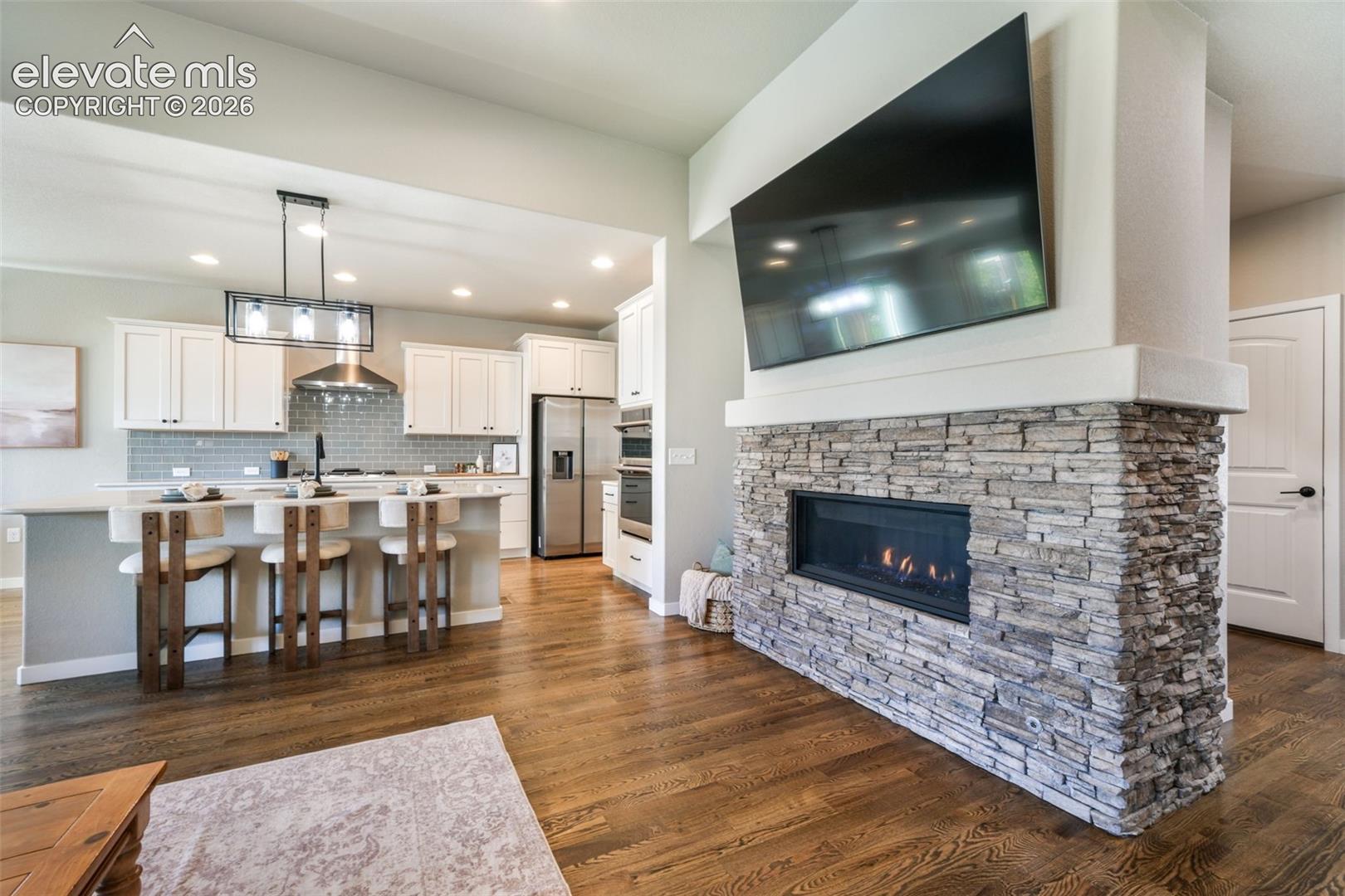 10104 Emerald Lake Lane