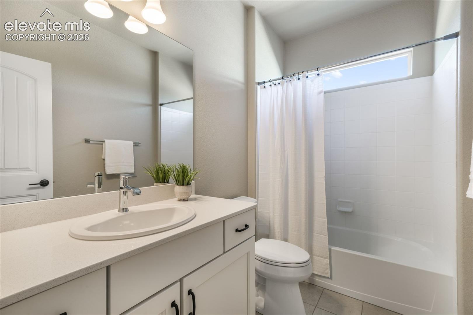 10104 Emerald Lake Lane