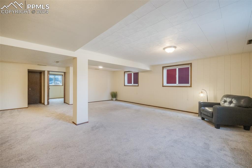405 Crestridge Avenue