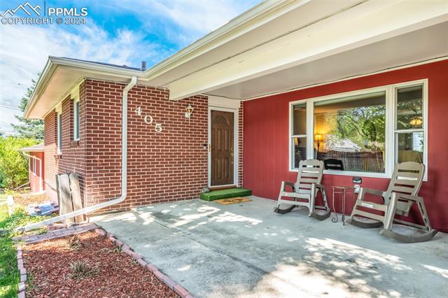 405 Crestridge Avenue