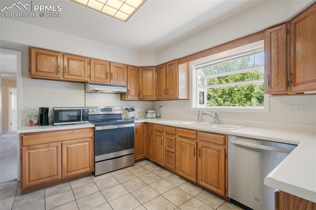 405 Crestridge Avenue