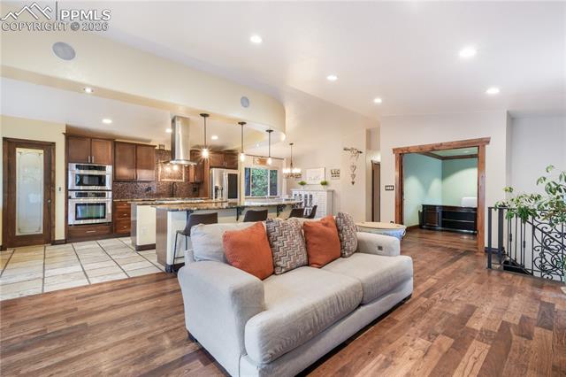 15245 Pleasant View Drive